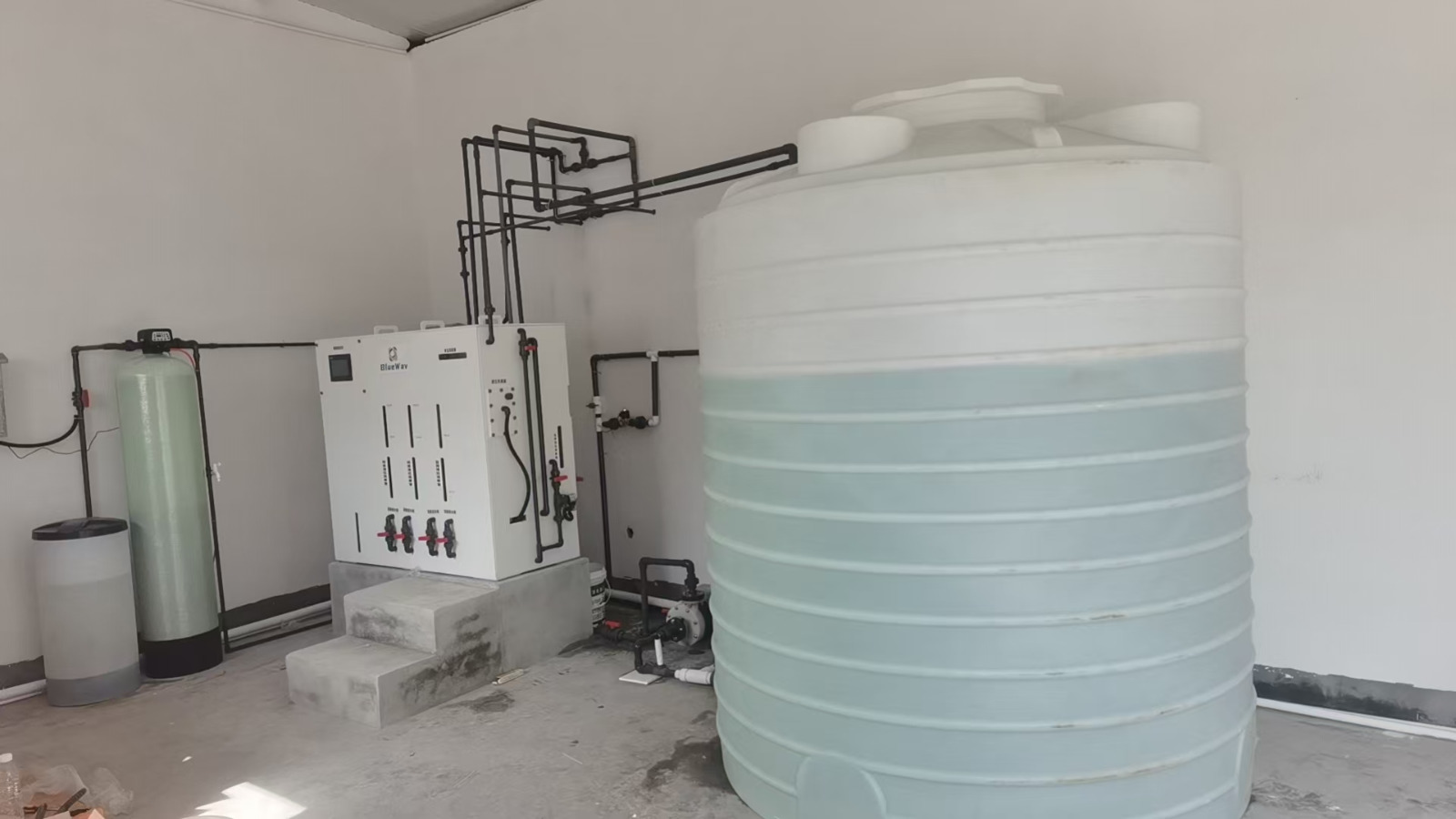 Protecting Hands and Ensuring Cleanliness from the Source – Hypochlorous Acid Generators Empower a New Era in Rubber Glove Production